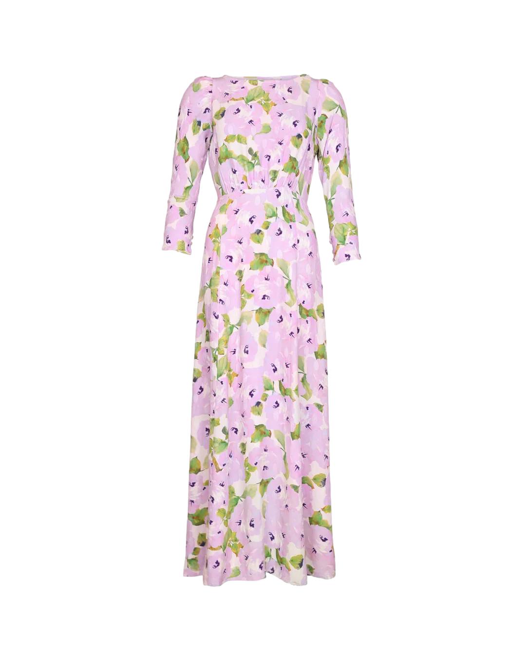 Lyselilla By TiMo vår maxi kjole med blomsterprint og lett stoff, vises med elegant passform og lange ermer.