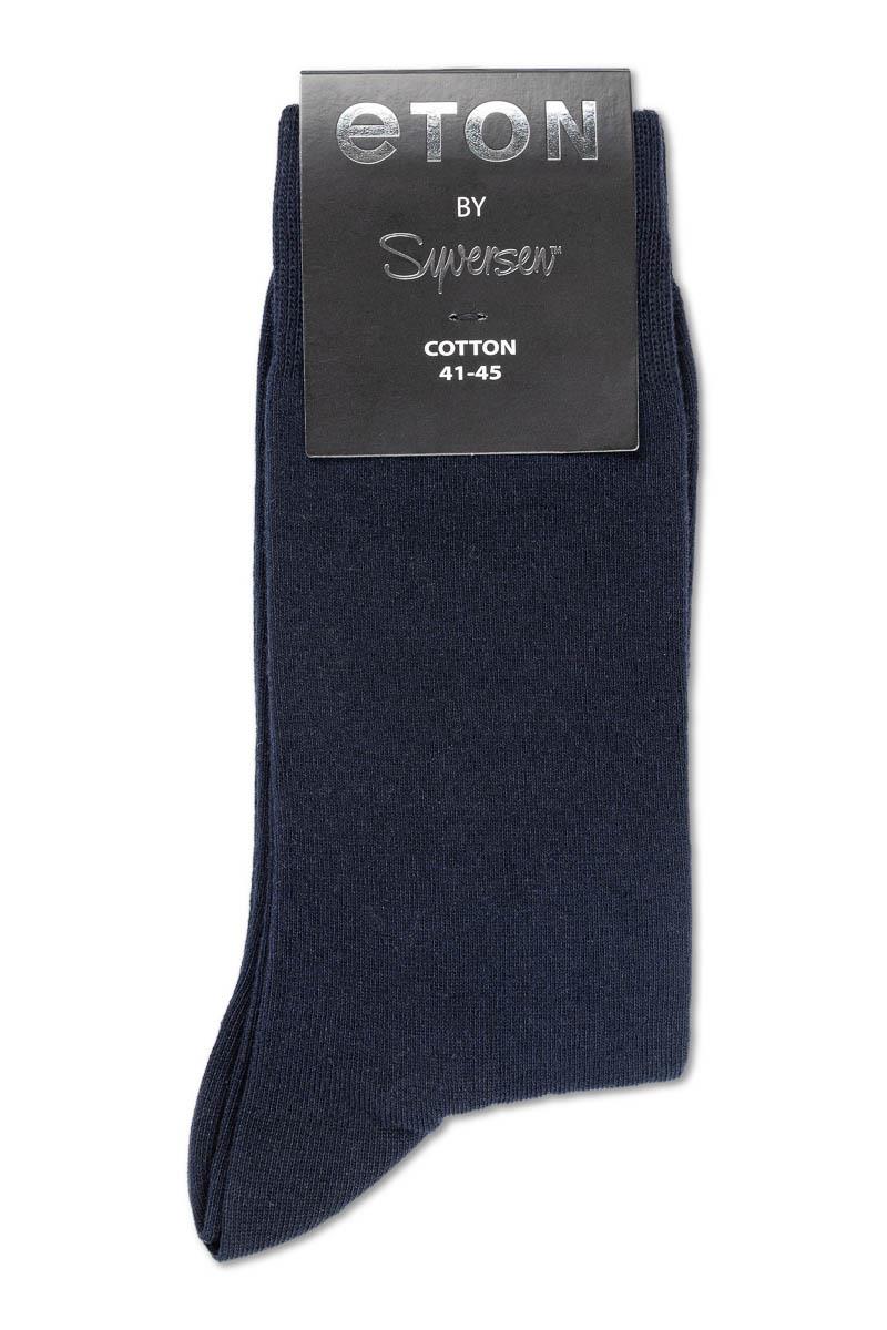 Note marine blå bomulls- og lycra-strømper, enkle og behagelige, vist på en modell.