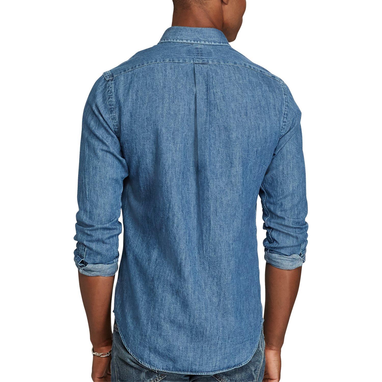 Mørkeblå slim fit denim skjorte fra Polo Ralph Lauren, vist på modell med knapper og klassisk krage.