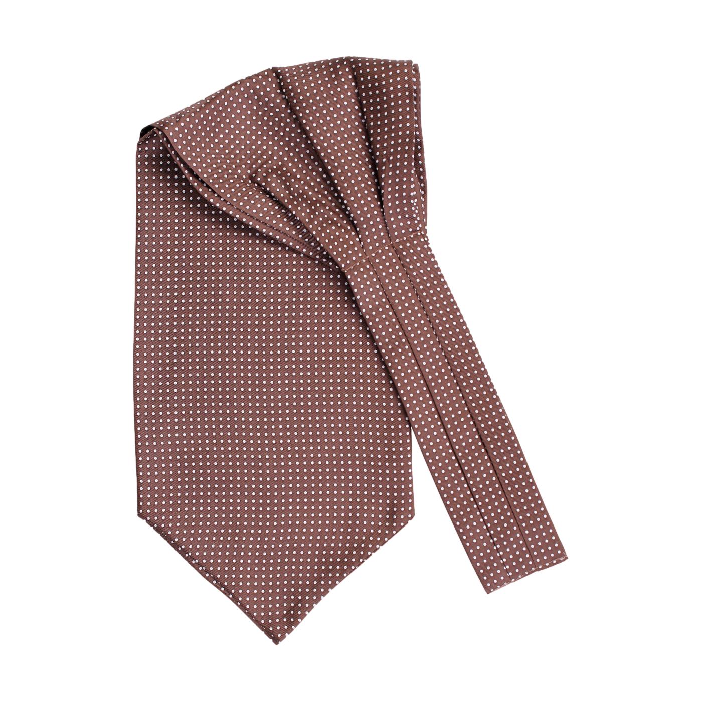 Amanda Christensen Ascot i brun, elegant tilbehør i stoff, viser detaljert design og fin tekstur.