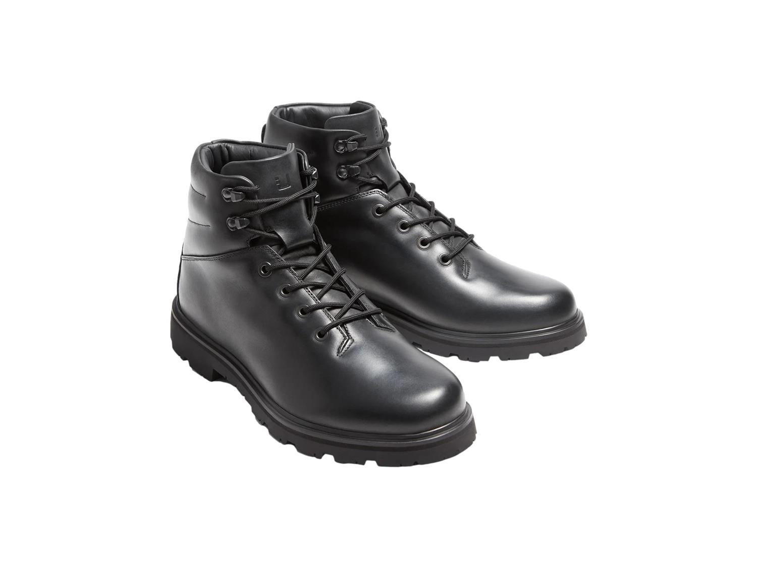 UBR Black Storm Boot, sorte sko med robust design og lukket tå, laget av slitesterkt materiale for utendørs bruk
