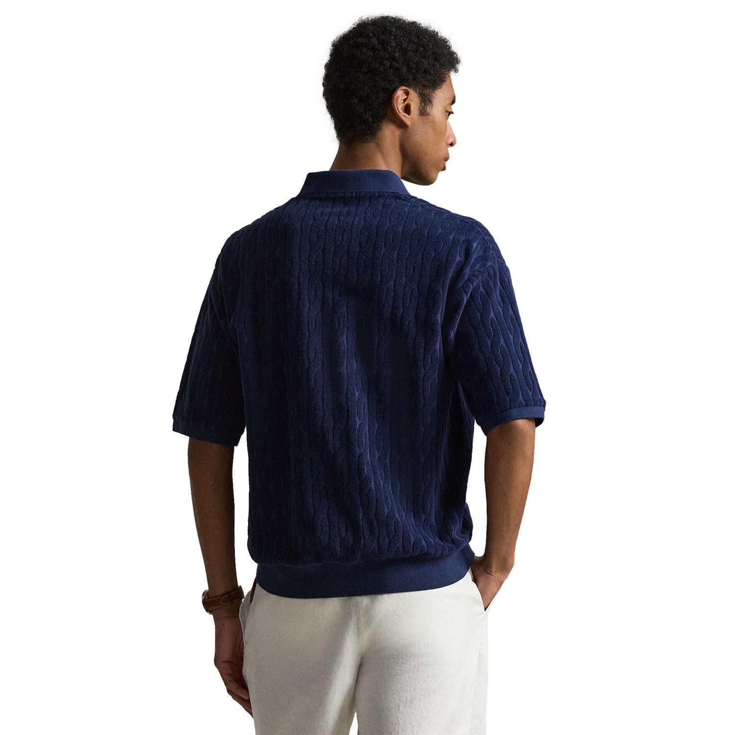 Marine blå Polo Ralph Lauren T-skjorte med avslappet passform og kabelstrikket terry-tekstur, komfortabelt og stilfullt for hverdagsbruk.