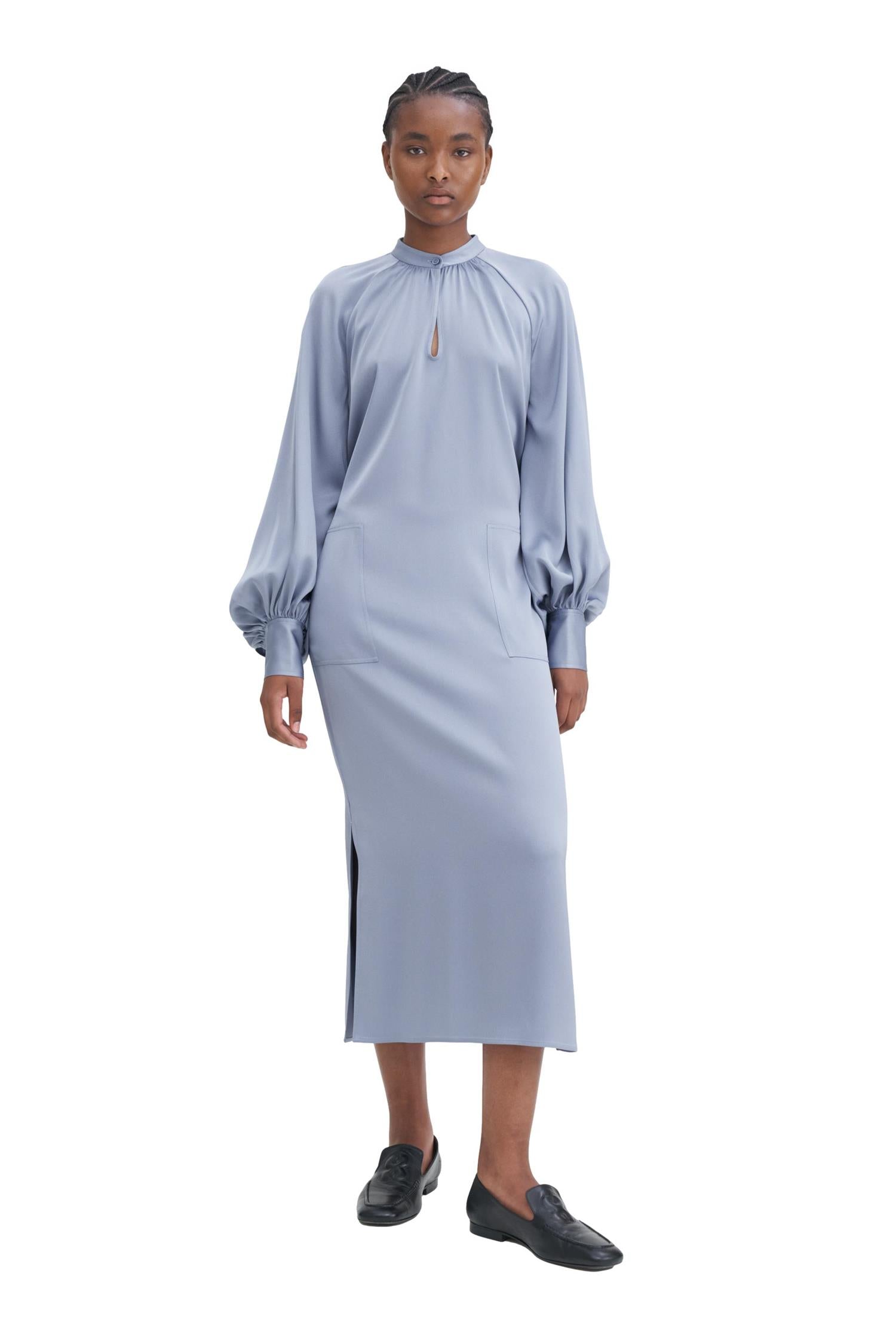Filippa K Belted Long Sleeve Dress Kjole Lyseblå - chrismoa.no