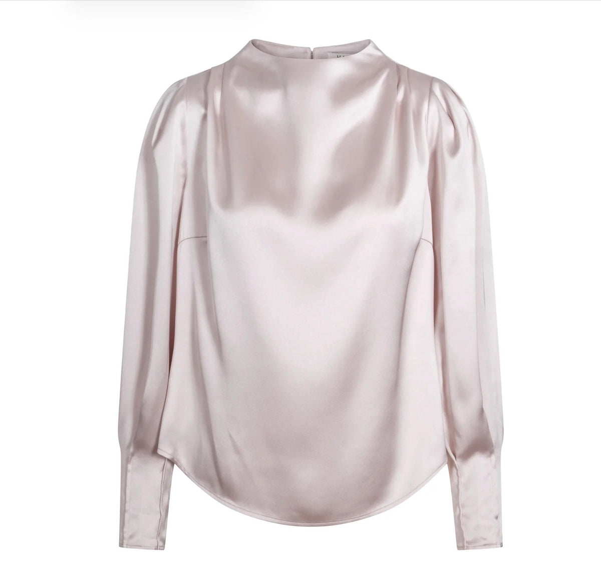 Haust Champagne bluse med krage, lang erme, myk stoff og elegant design, vist på modell.