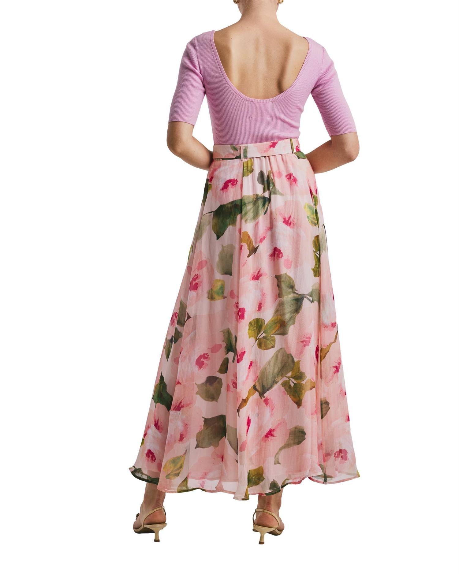 Rosa By TiMo organzaskjørt i maxi-lengde, elegant og luftig skjørt med delikate folder.