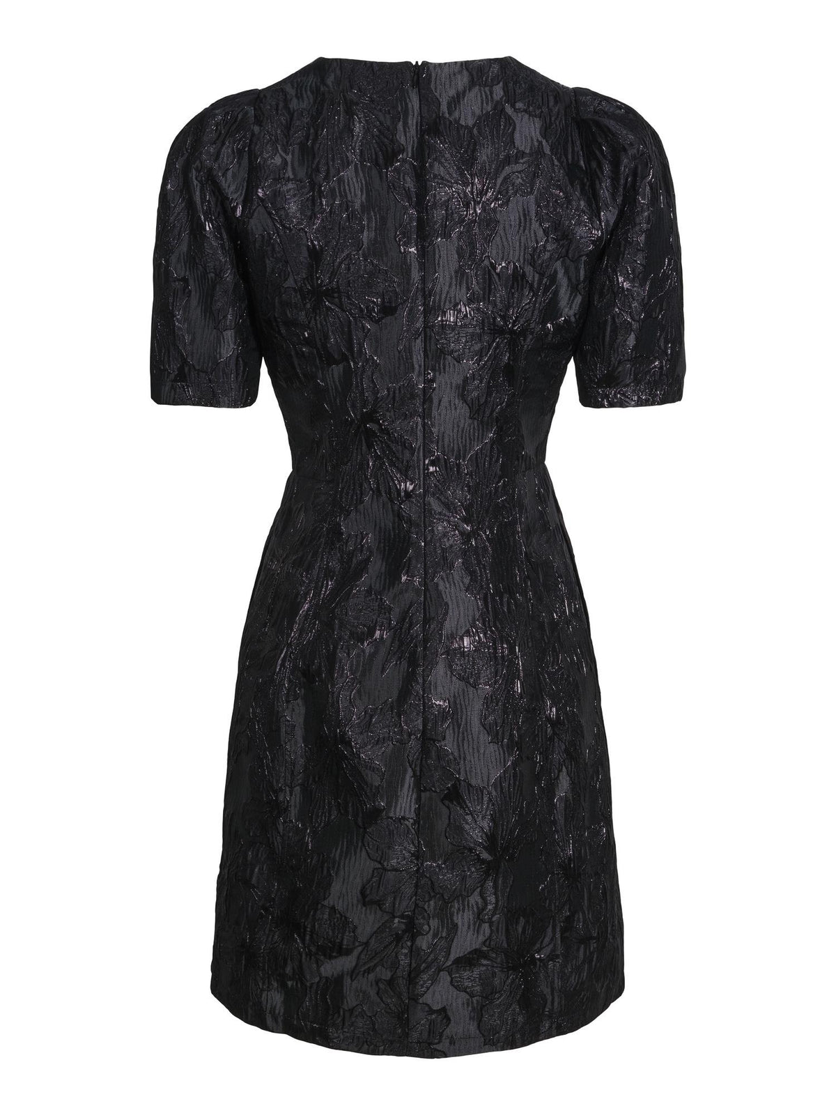 Sort Haust Party kjole med elegant snitt, vist på en modell som står mot en hvit bakgrunn.