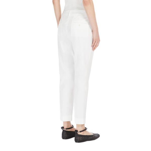 Hvite Max Mara Weekend Cecco bukser av bomull med rett passform og elastisk midje, vist på modell.