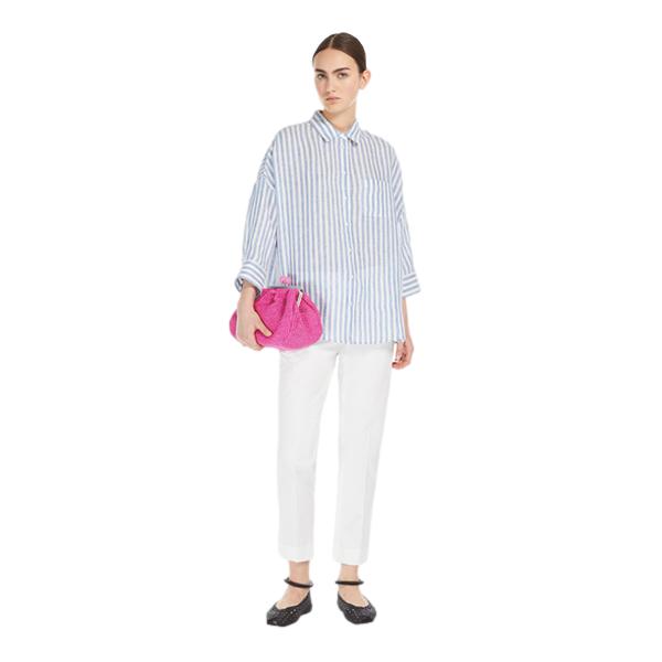 Hvit Max Mara Weekend Cecco bukse laget av mykt stoff, vist på en modell, med vanlig midje og rette ben.