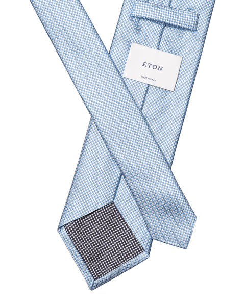 Lyseblå Eton Micro Woven Silk slips, elegant slips av fin silke med mikrovevet mønster, unik design og kvalitet.