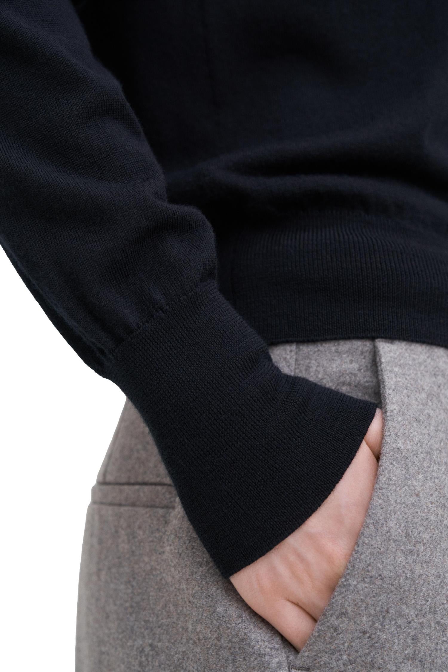 Filippa K Merino R-neck Sweater Genser Sort - chrismoa.no