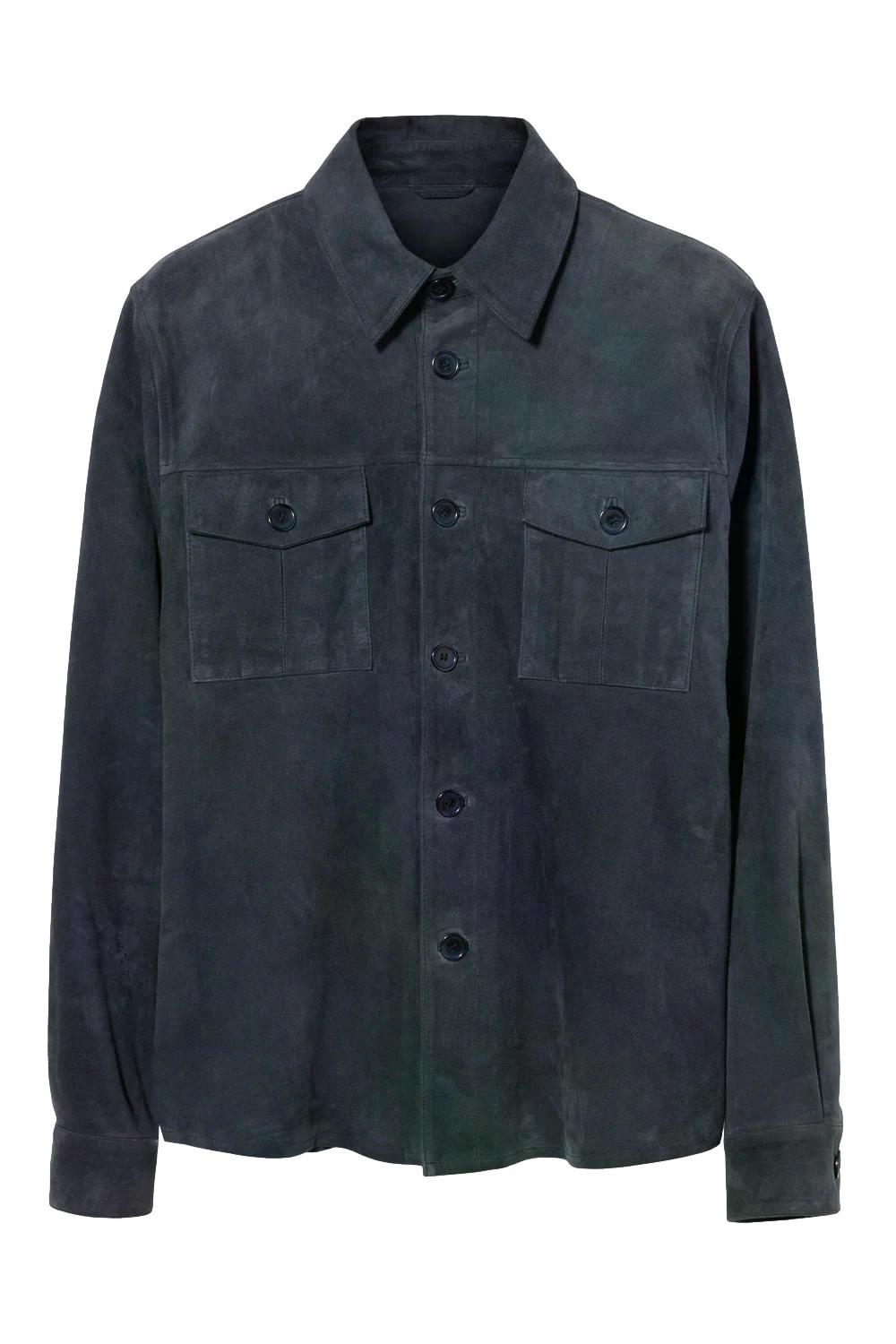 Mørkeblå suede skjortejakke fra The Product, vist med krage og knapper, laget av mykt semsket lærstoff.