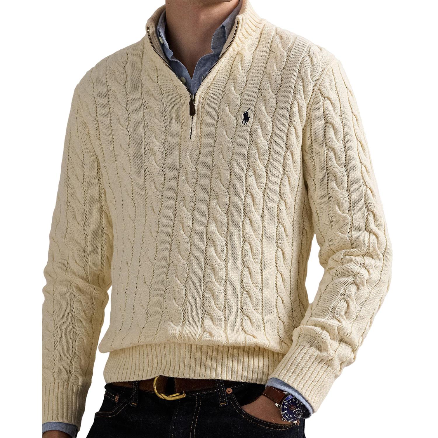 Creamfarget polo Ralph Lauren genser med kabelstrikk av bomull og kvart-zip detaljer, vist på bilde.