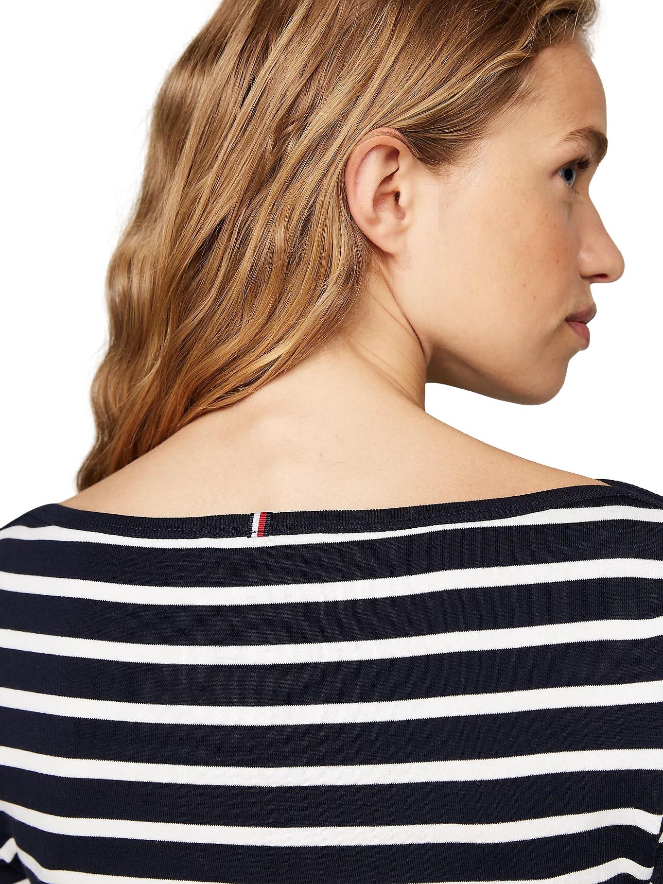 Marine blå Tommy Hilfiger Cody slim boat genser med 3/4 ermer, komfortabelt og stilfullt for hverdagsbruk.