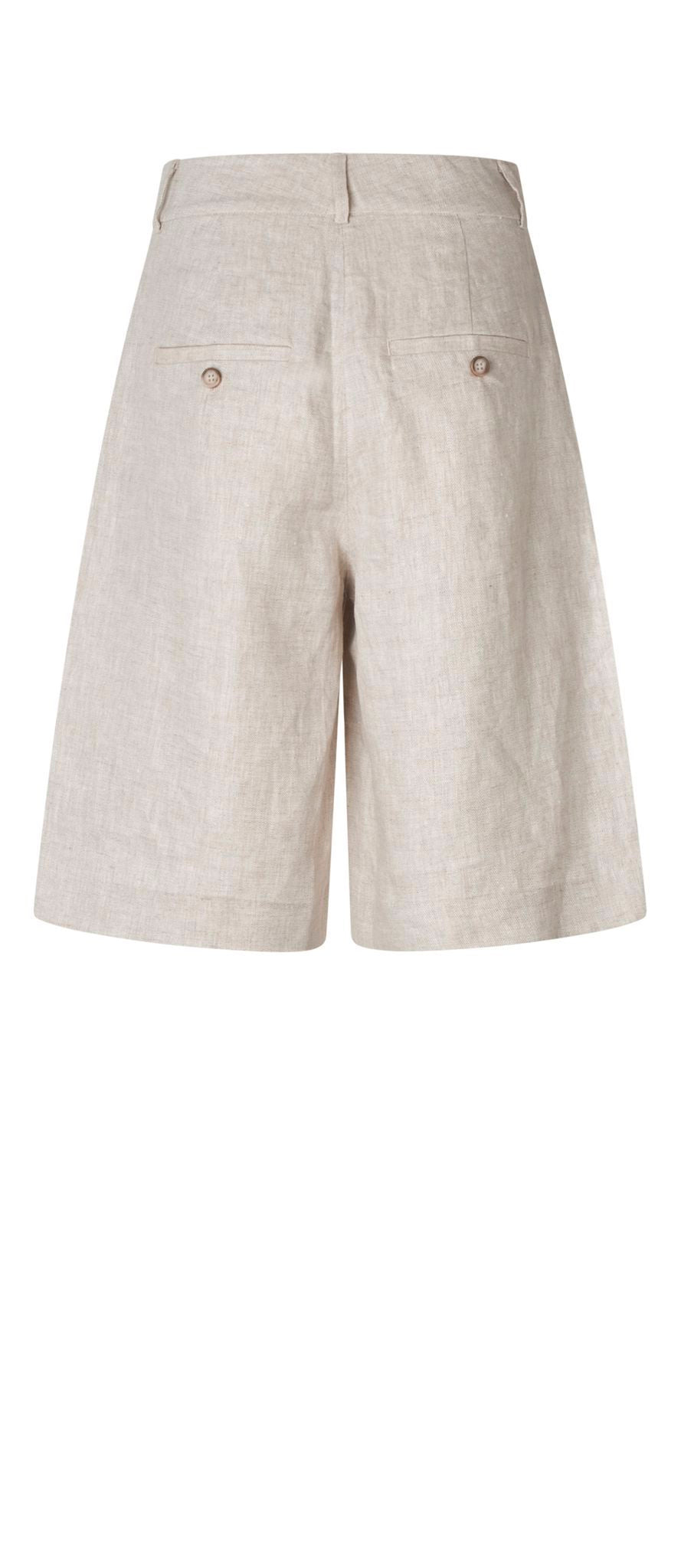 Lange shorts fra Five Units Laurafv Long Shorts 888 i krystall-lin, vist på modell, med avslappet passform og lys farge