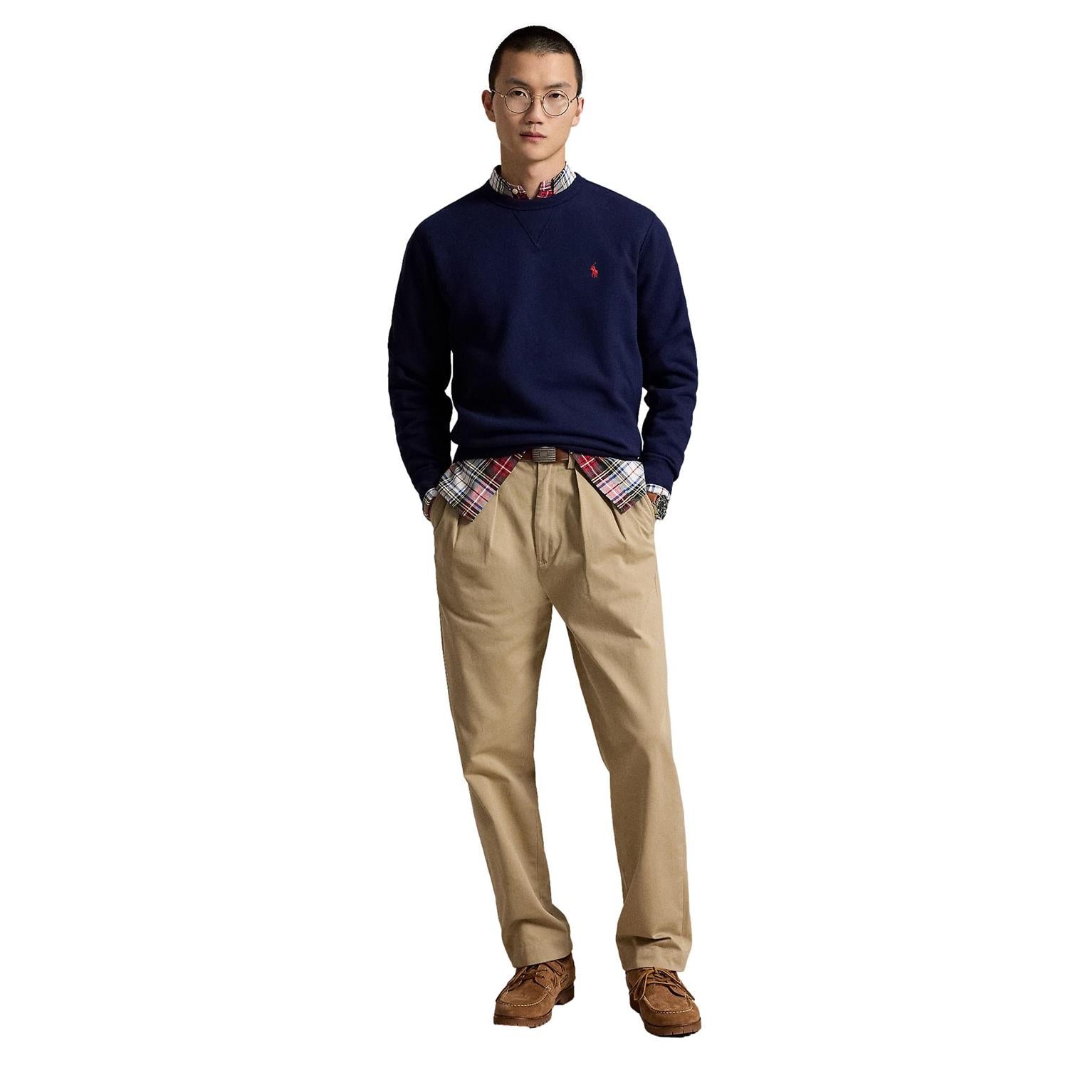Marine blå Polo Ralph Lauren fleece crewneck genser, nærbilde av mykt stoff og klassisk design.