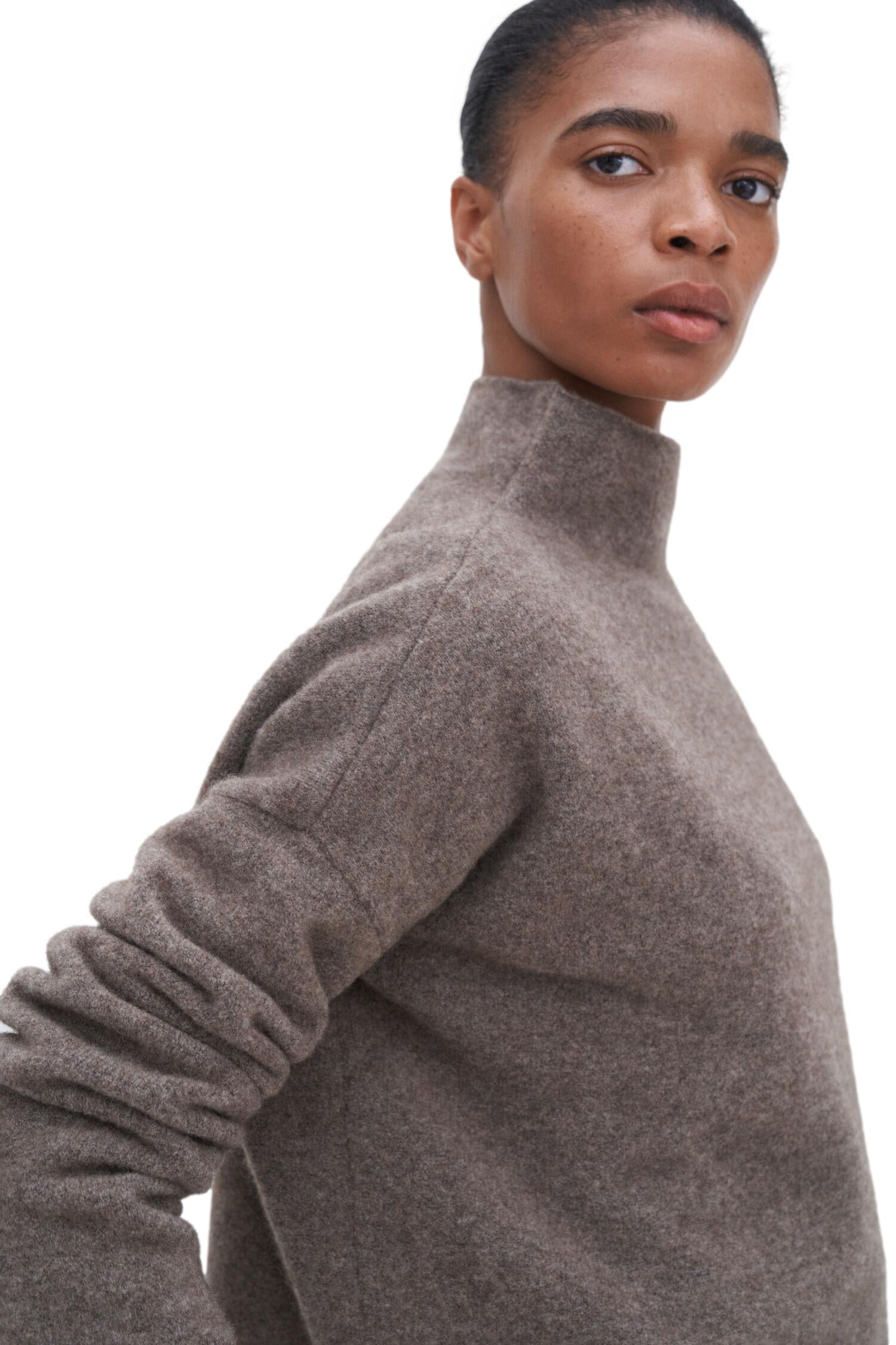 Filippa K Mika Yak Funnelneck Sweater Genser Brun - chrismoa.no