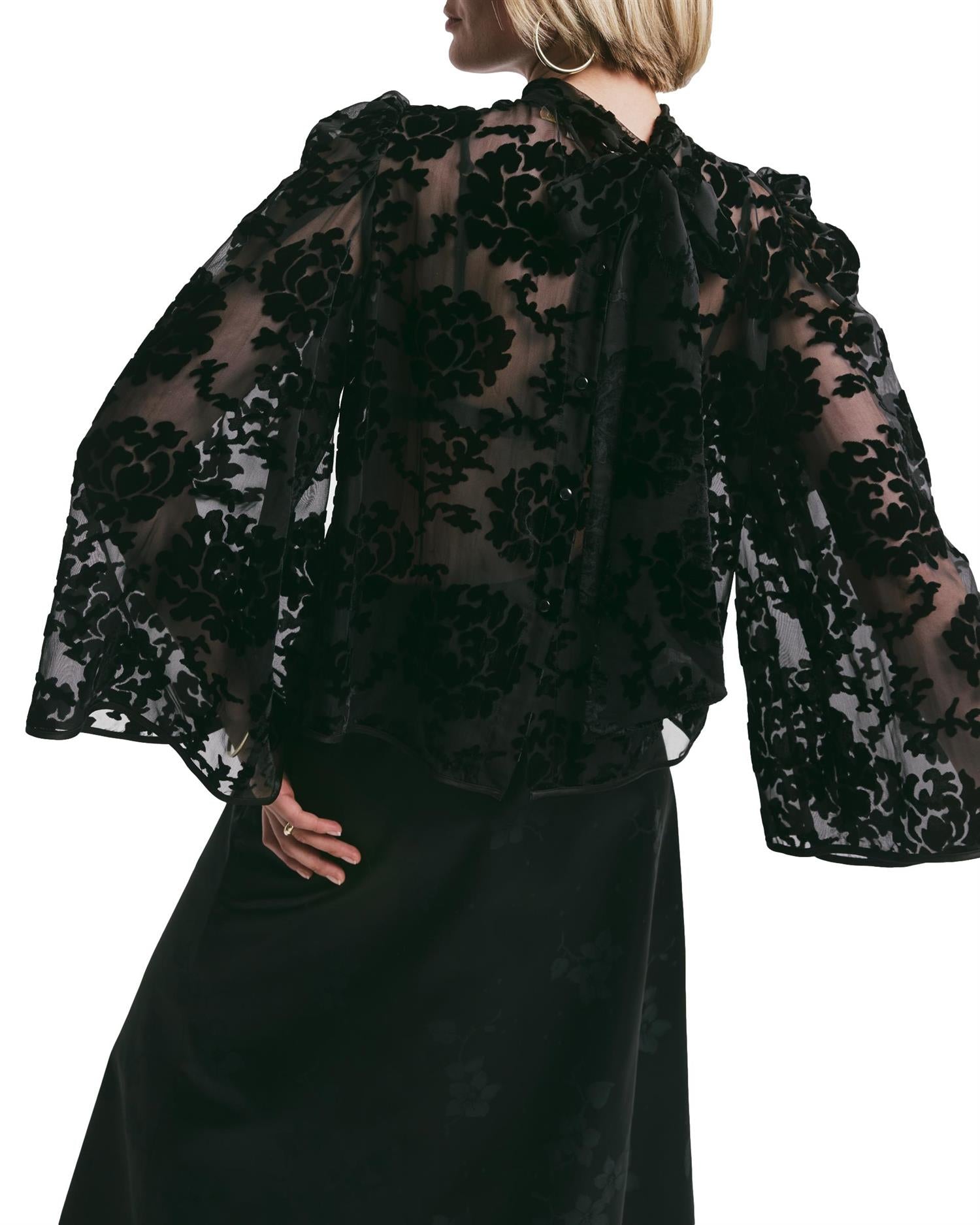 By TiMo Velvet Flared Top Bluse Sort - chrismoa.no