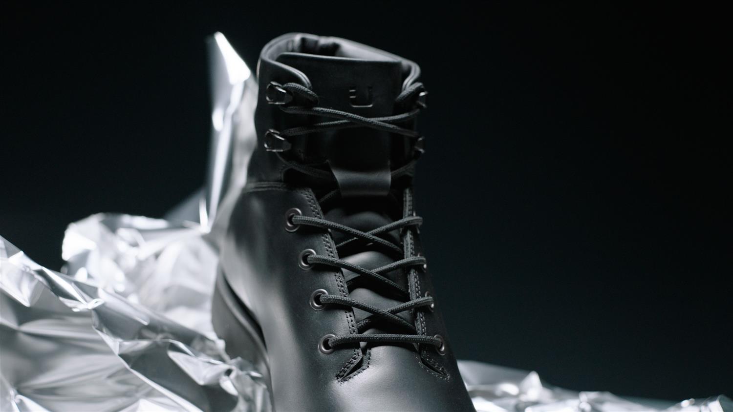 Sort UBR Storm Boot sko med robust utseende, vannavstøtende design og komfortabel passform.