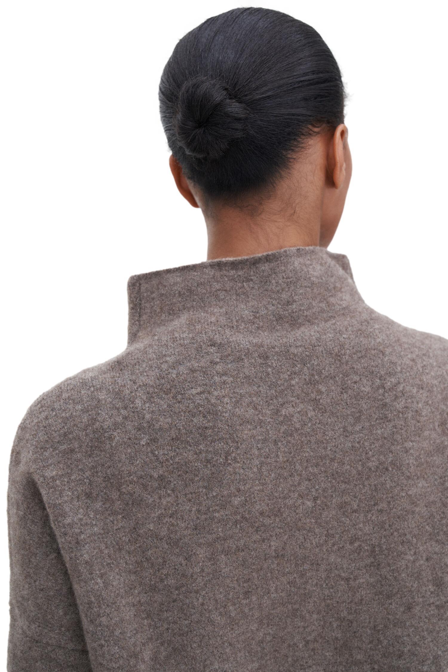 Filippa K Mika Yak Funnelneck Sweater Genser Brun - chrismoa.no