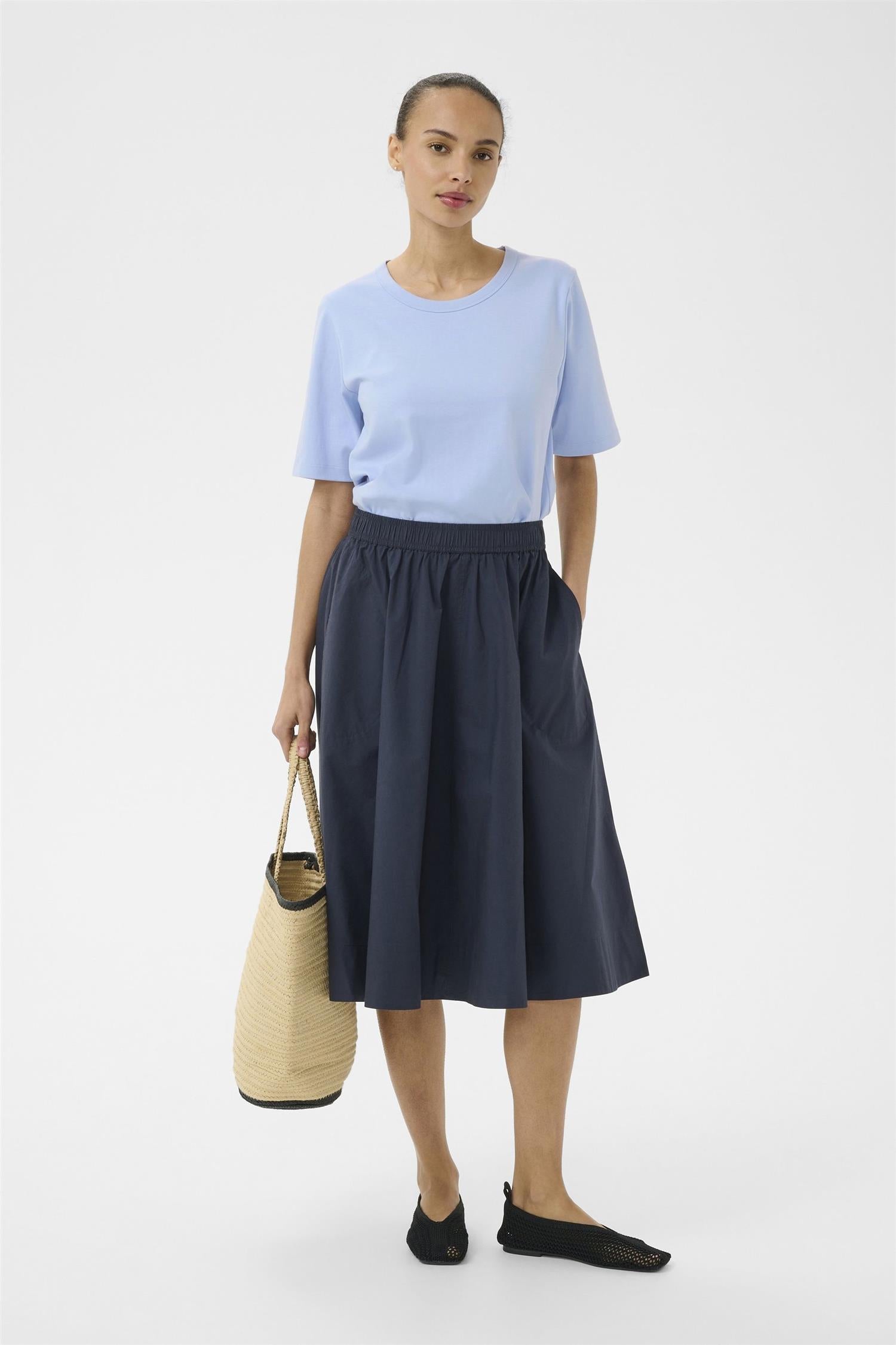 Part Two Ratanapw T-skjorte i blå med rund hals, mykt stoff og enkel design, perfekt for casual bruk.