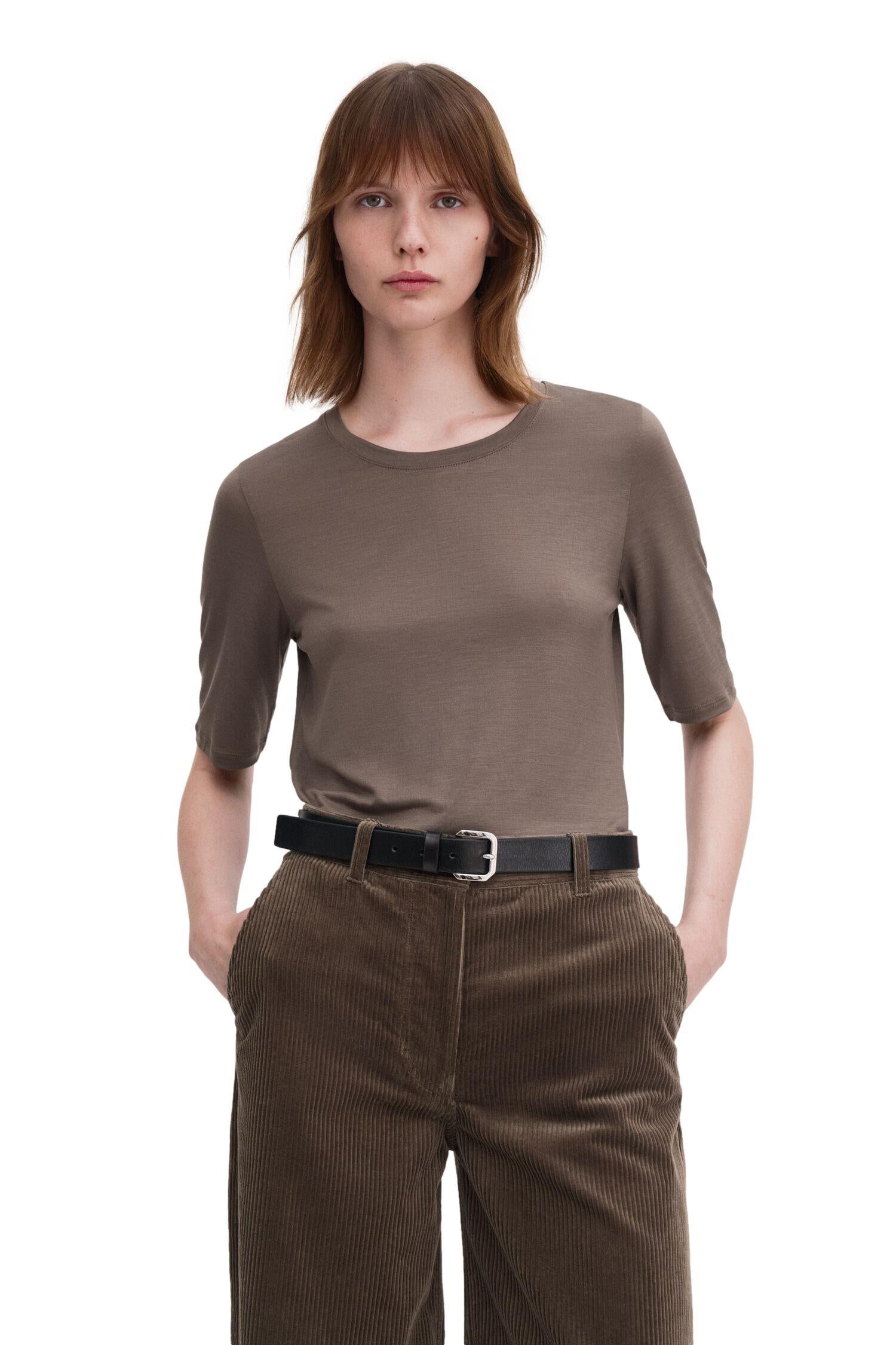 Filippa K Elena Tee T-Shirt Taupe - chrismoa.no