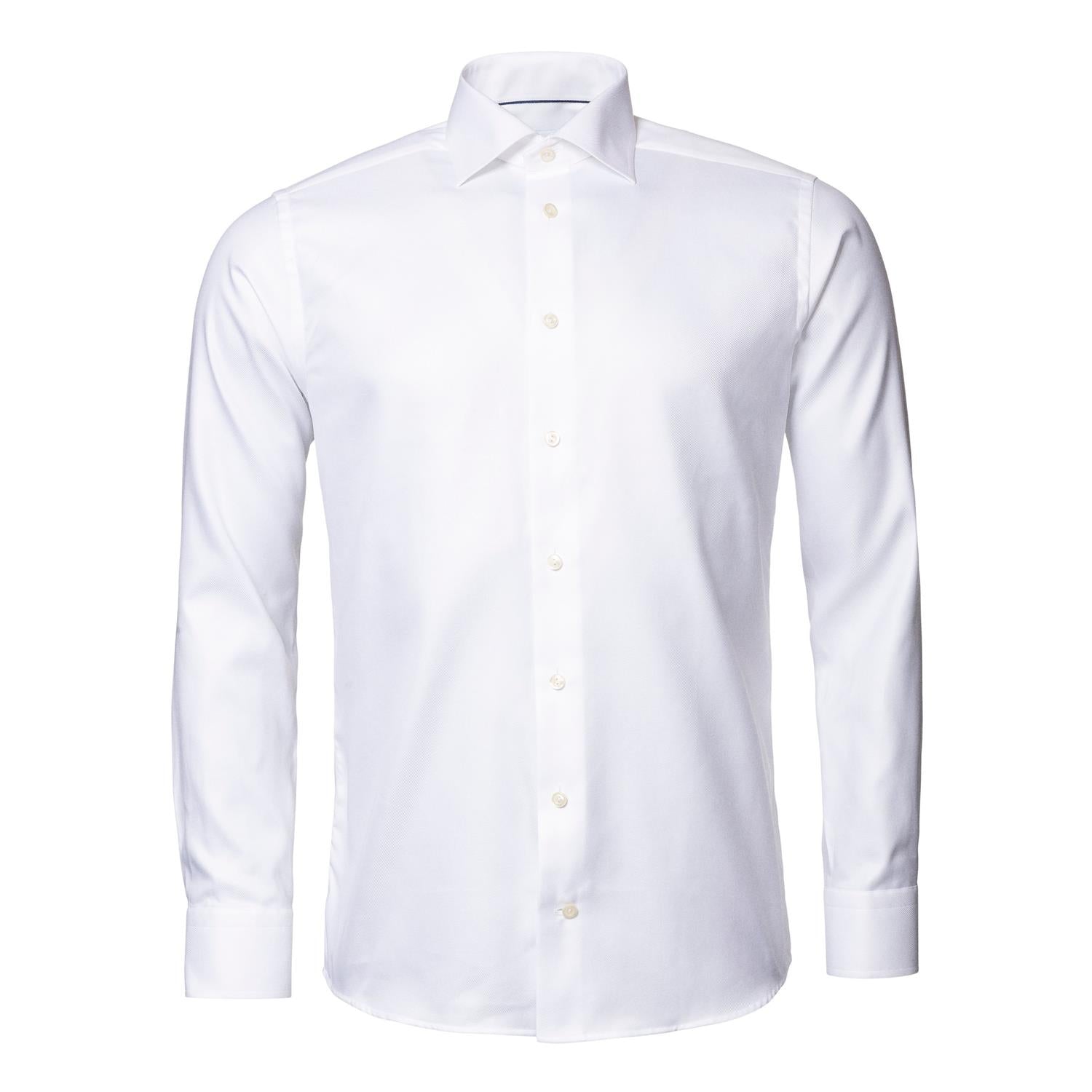 Eton Contemporary hvit skjorte i teksturert twill med klassisk skjortedesign og knappestolpe, for en elegant og moderne look.
