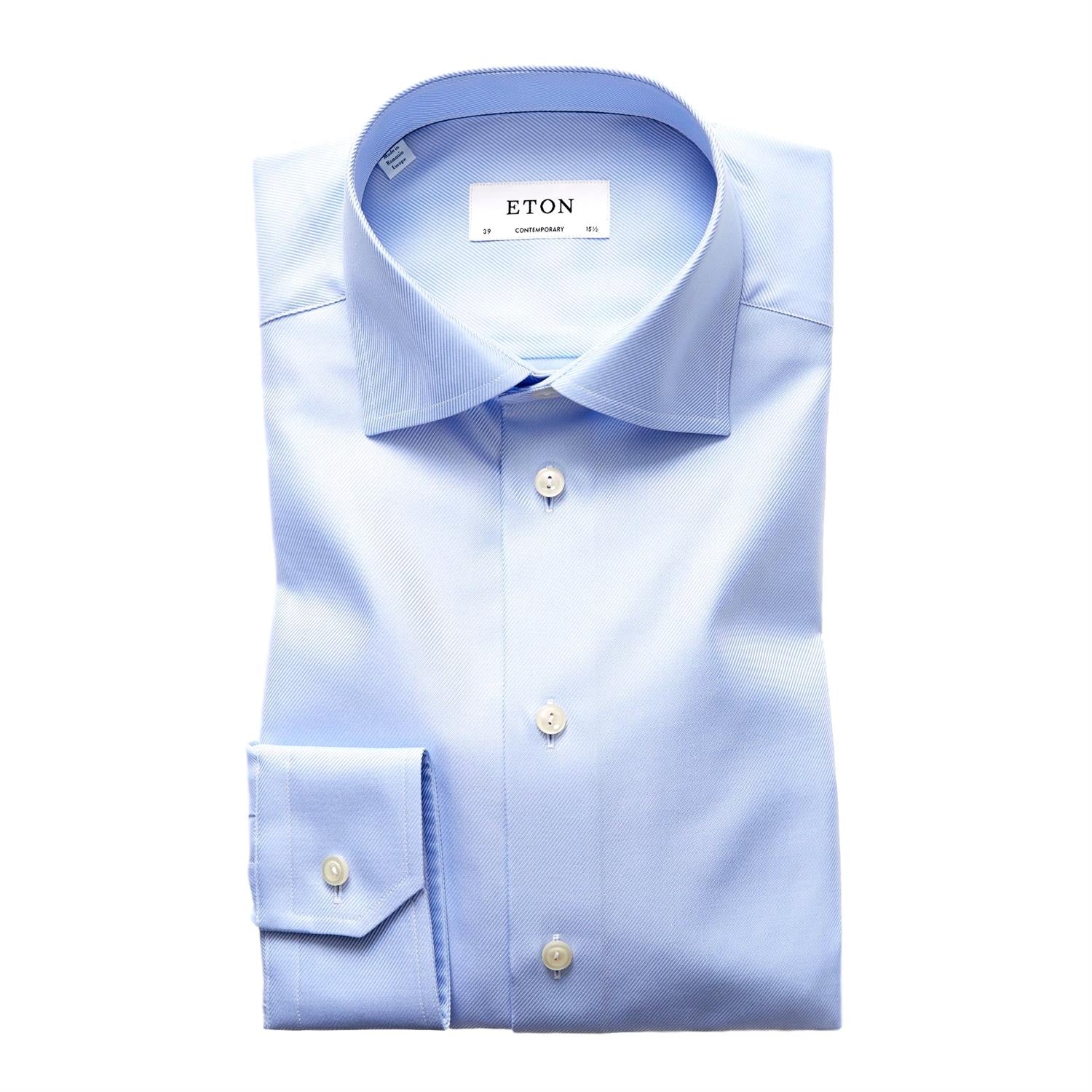 Blå Eton teksturert twill skjorte med moderne passform og detaljert stoffstruktur.