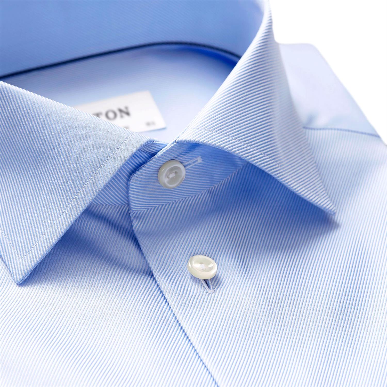 Blå Eton Textured Twill moderne skjorte med strukturert stoff, lang ermet, klassisk passform og elegant design.
