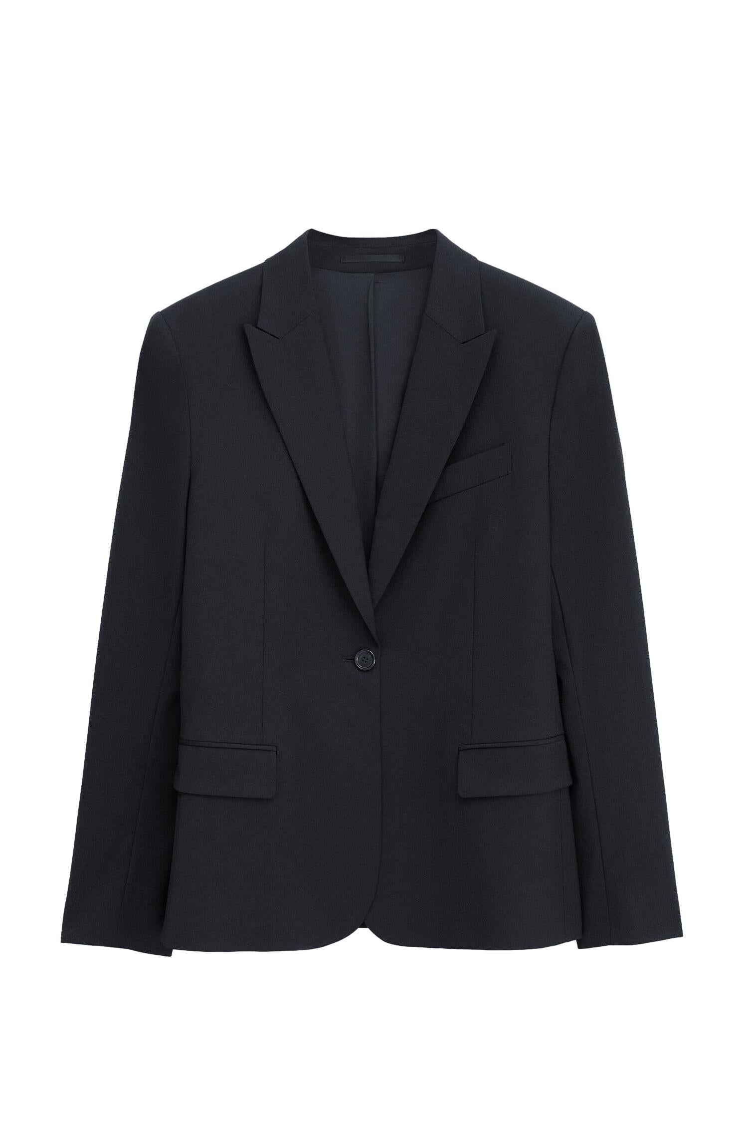 Sort Filippa K Sasha ullblazer, dressjakke med klassisk passform og moderat bredde, vist fra front.
