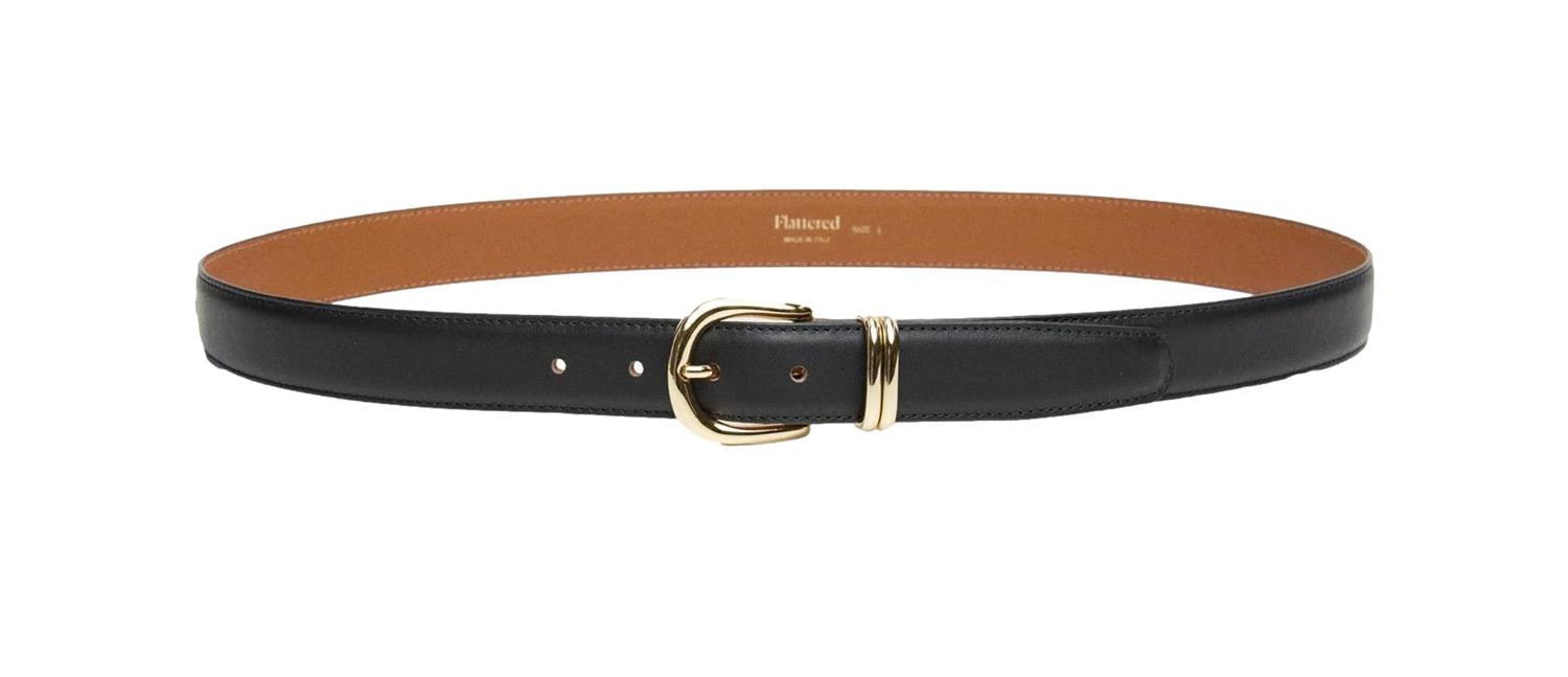 Sort lærbelte fra Flattered Beatrice med enkel design, perfekt for å fullføre antrekket.