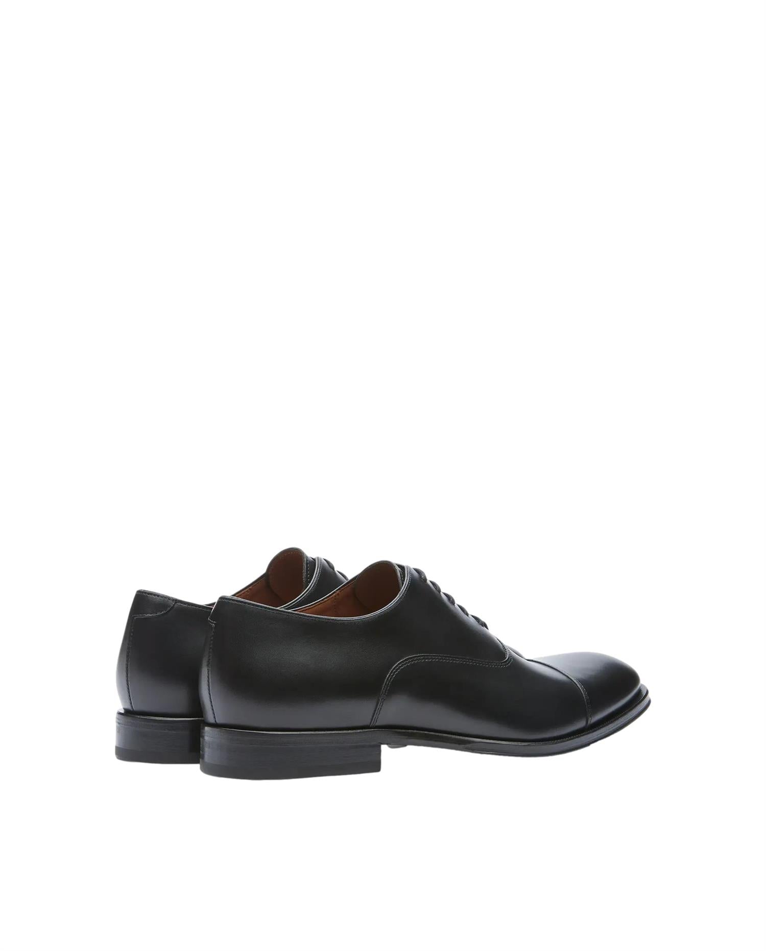 Lottusse Lenox svarte Oxford-sko i børstet kalveskinn, klassisk slip-on stil, for menn.