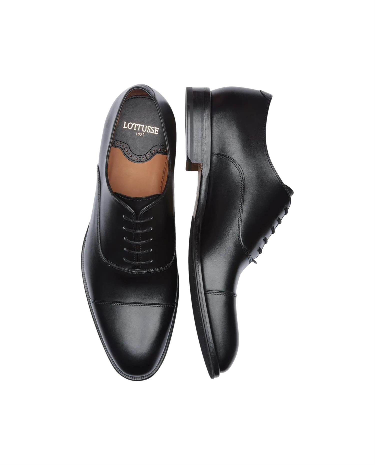 Lottusse Lenox sorte Oxford-sko i skinn med børstet finish, elegante og klassiske til herrebruk.