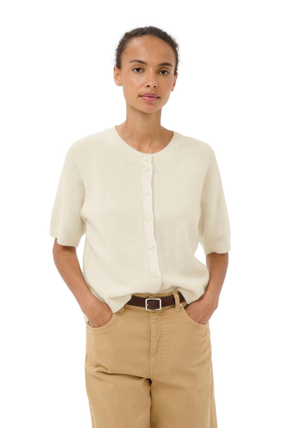 Hvit Part Two AnishaPW cardigan genser med mykt stoff og komfortabel passform, vist på modell.