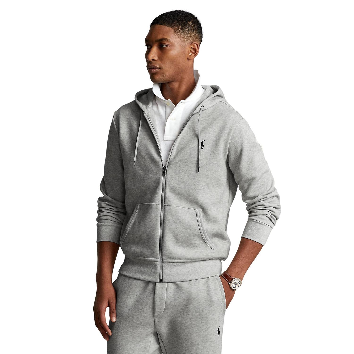 Grå Polo Ralph Lauren dobbeltnøstet full-zip hettejakke med glidelås og ribbestrikkede detaljer, foran og bak.