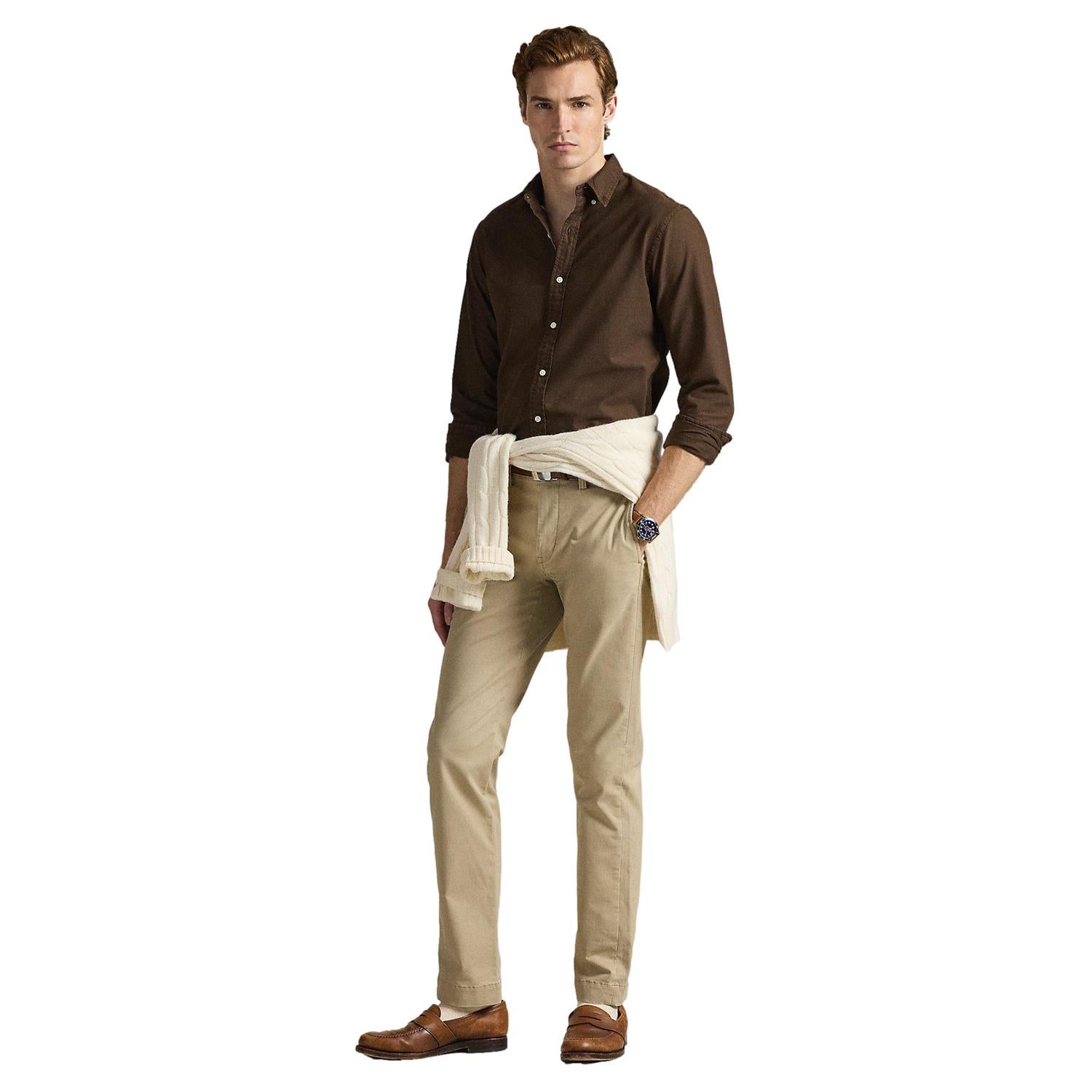 Brun Polo Ralph Lauren slim fit Oxford-skjorte i bomull med garment-dyed finish, klassisk og stilren for menn.