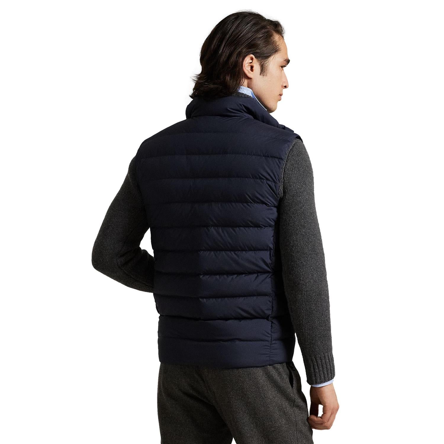 Marine blå Polo Ralph Lauren Colden packbar dunvest, lett og varm med glidelås og side lommer, for utendørs bruk.