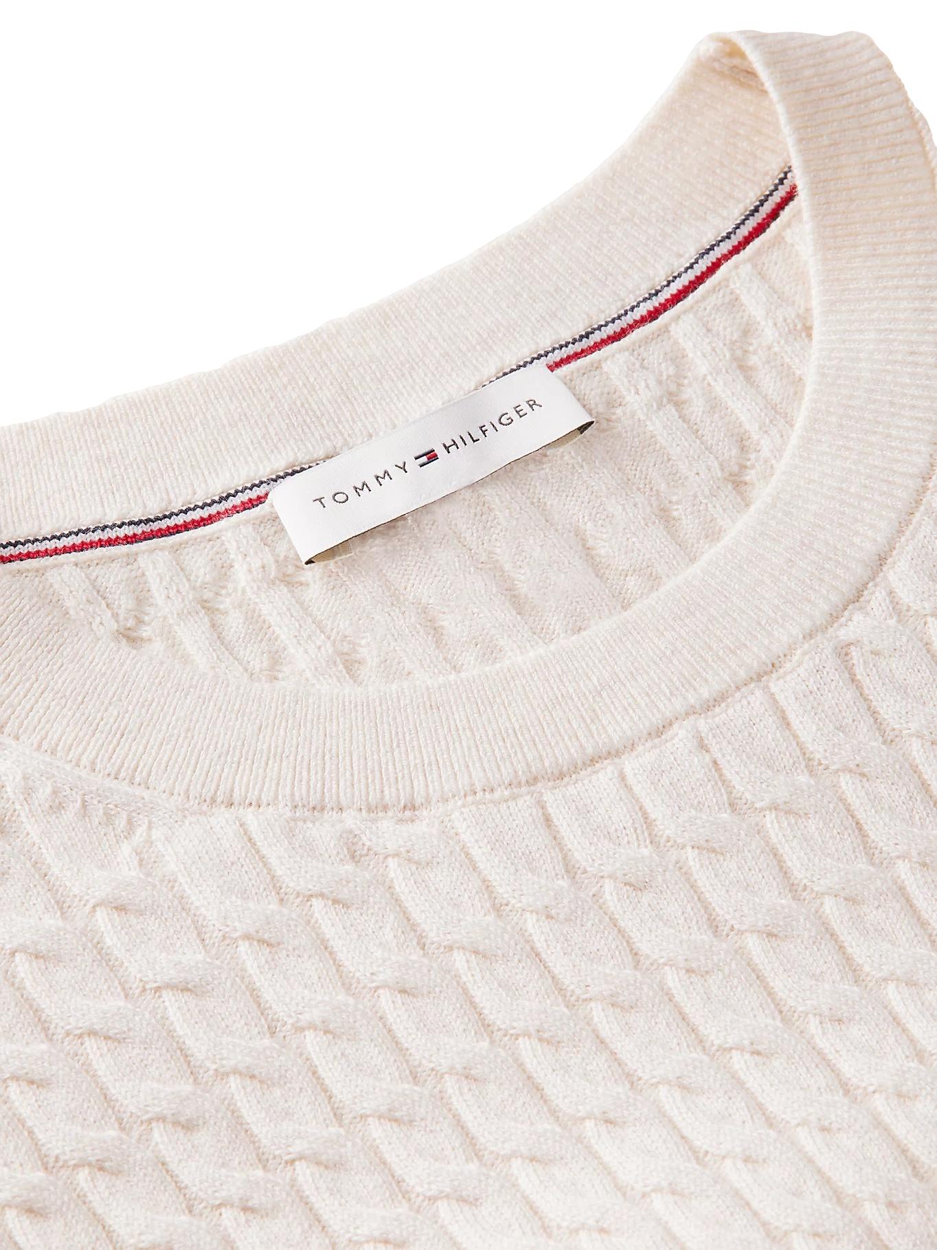 Lys beige Tommy Hilfiger kabelstrikket genser med korte ermer, myk og komfortabel for vår og sommer.