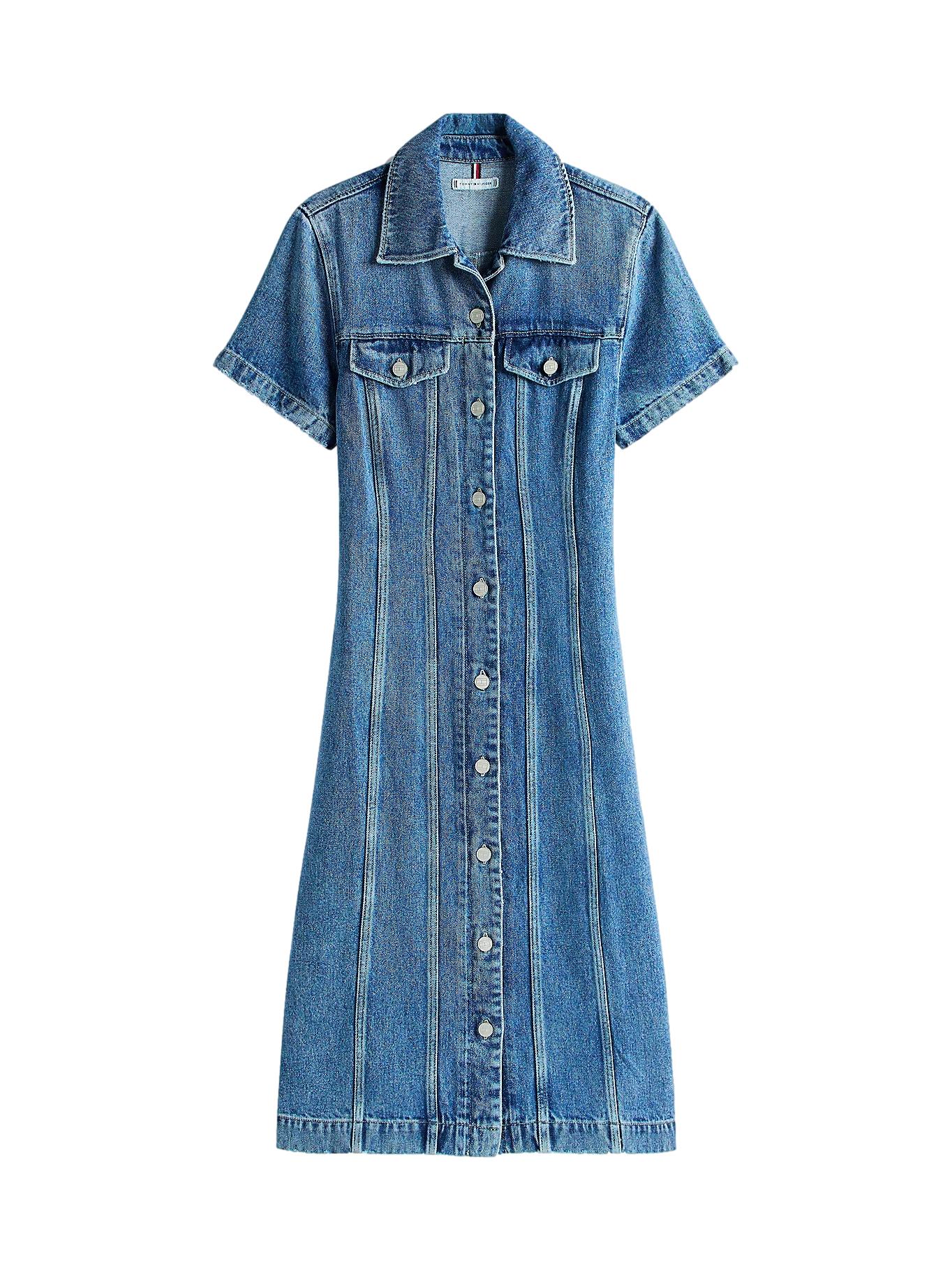 Tommy Hilfiger denim kjole med kort erme, midi lengde og skjorteaktig design, laget av lett bomullsstoff.