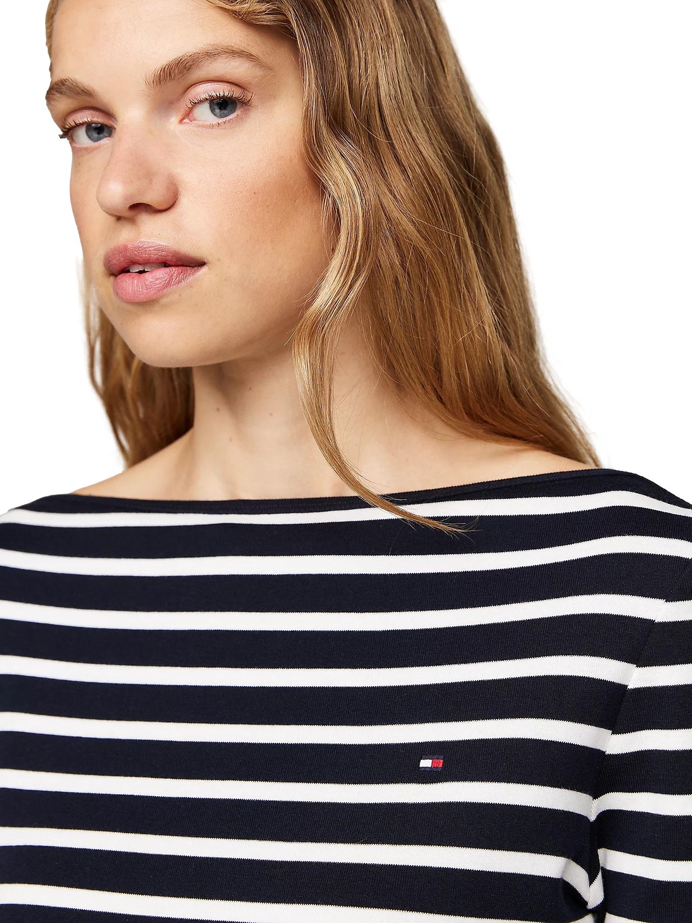 Tommy Hilfiger Cody slim boatgenser med 3/4-ermer i marinefarge, myk bomullsstoff, casual passform.