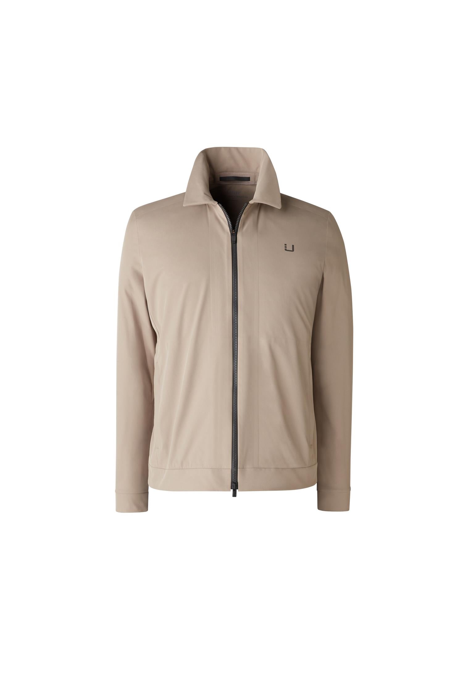 Beige UBR Nano Jakke, lett og stilig ytterjakke med glansfull finish, vist på modell.