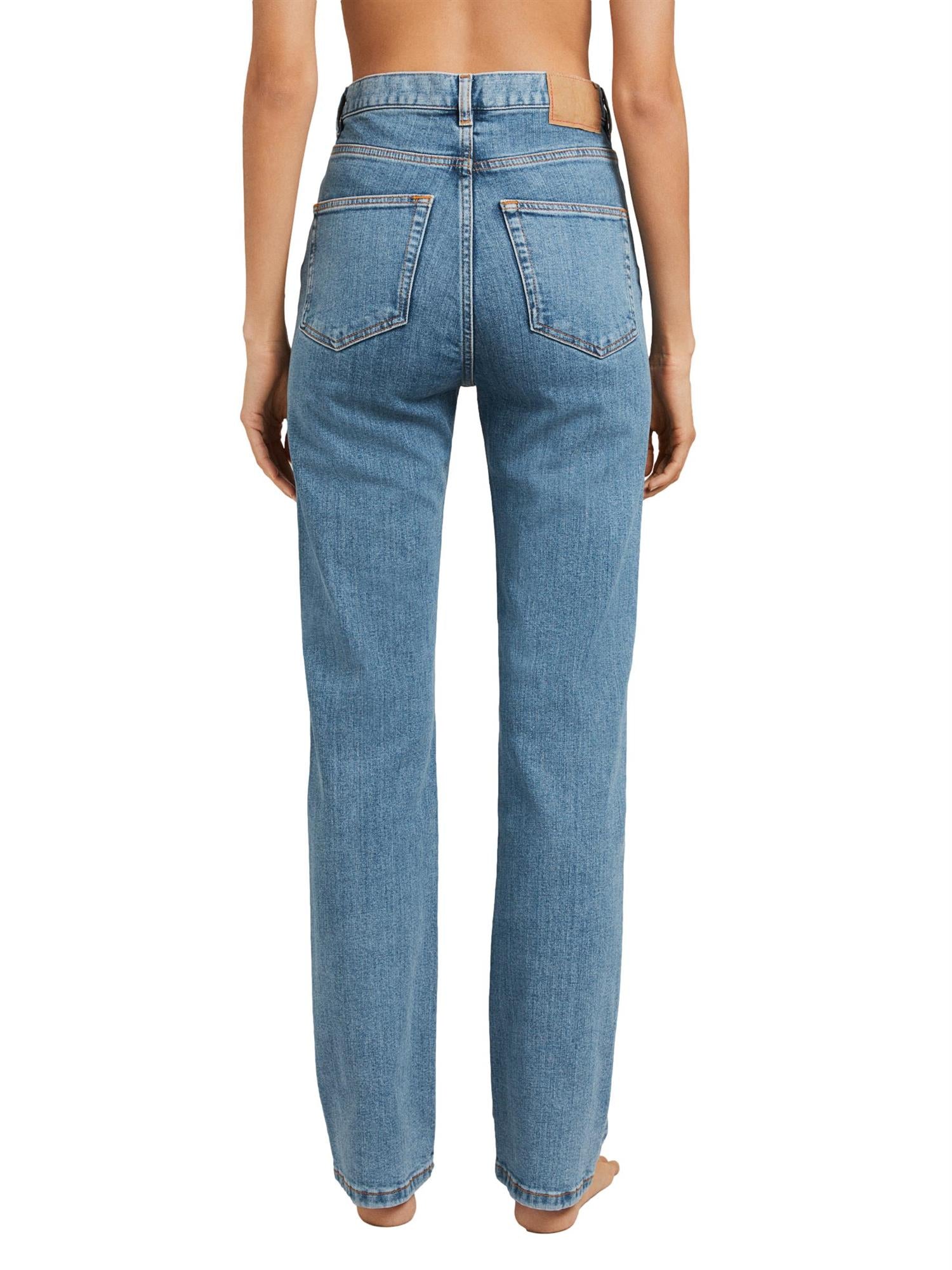 Jeanerica Eiffel jeans i dongeri, slim fit med klassisk blå farge, synlig med detaljerte sømmer og lommer.